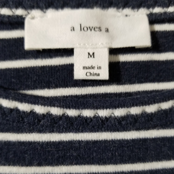 a loves a brand longsleeve top - Picture 2 of 2